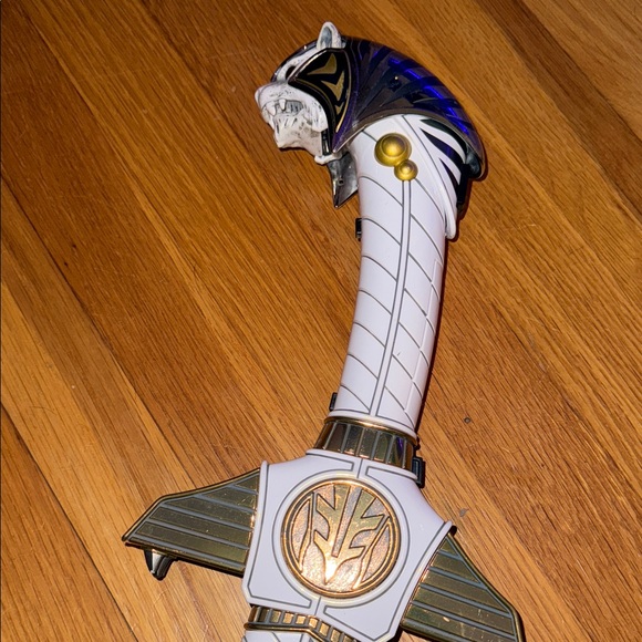 Powerful Silver and Gold Action Sword - Picture 2 of 4